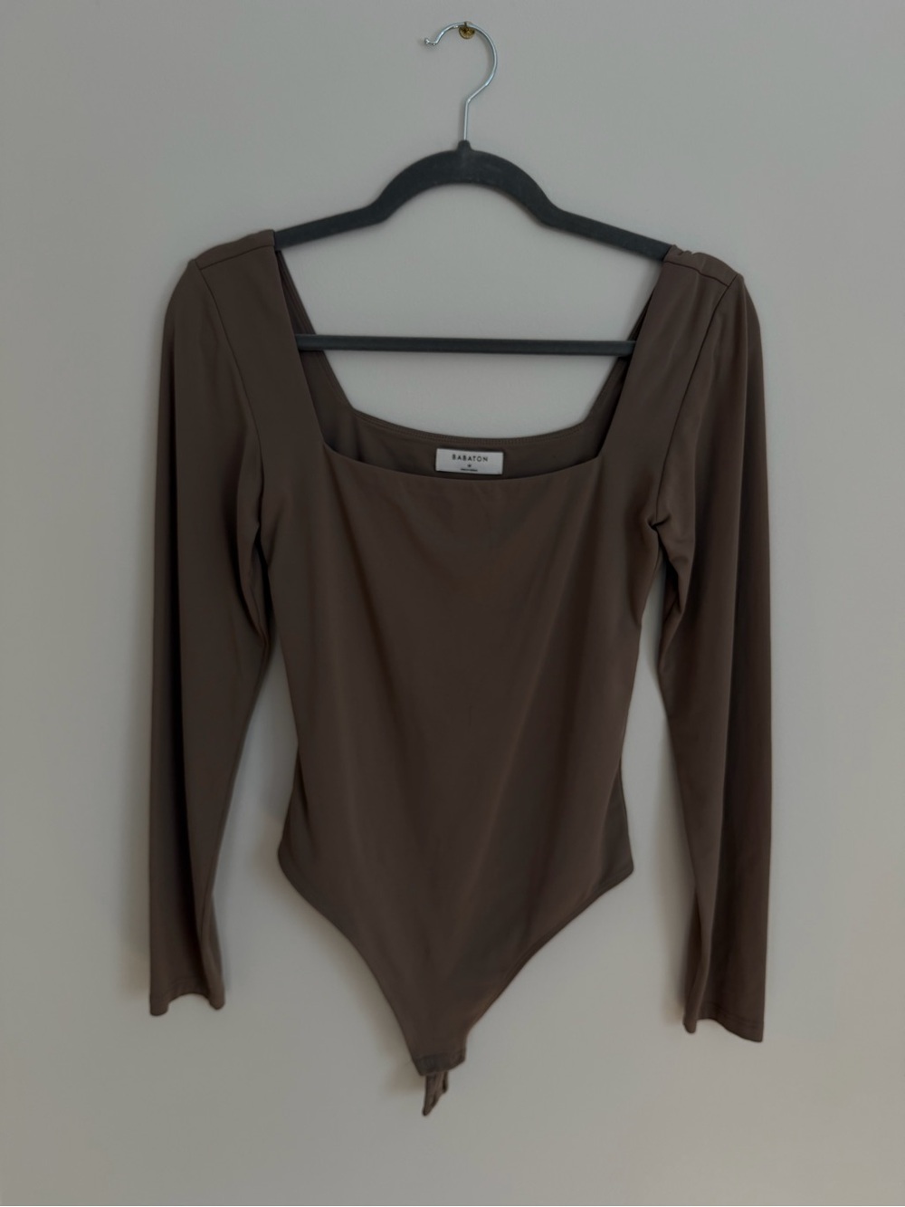 Aritzia Babaton Taupe Square-Neck Long Sleeve Bodysuit